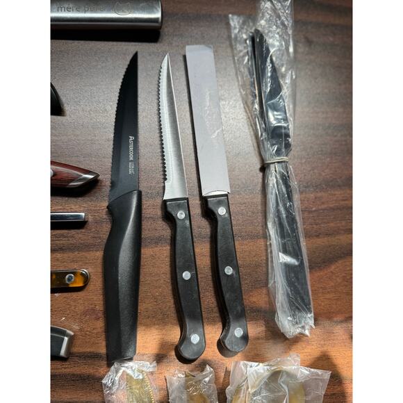 Assorted Kitchen Knife Lot - Mixed Brands, Some New, Mostly Used - Picture 4 of 7